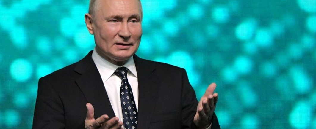 Путин призвал защищать цифровые копии людей в интернете